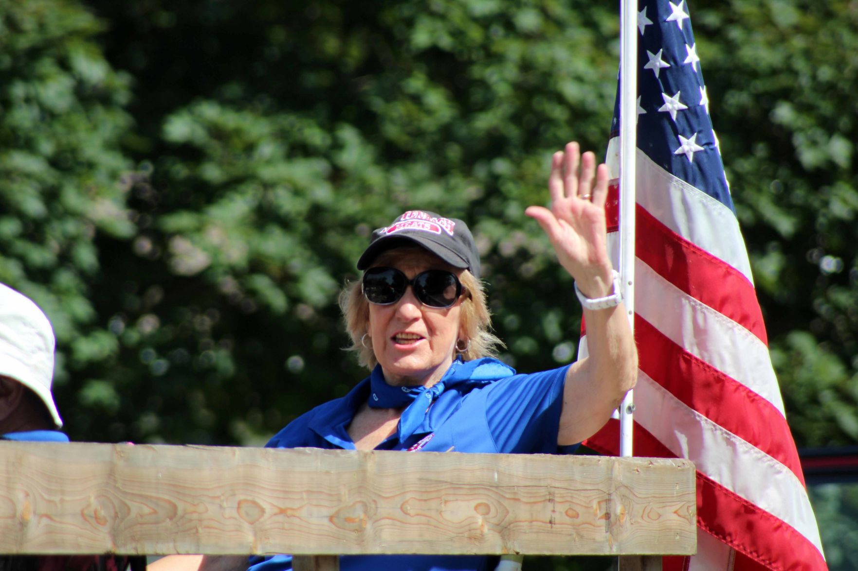 Judy waves